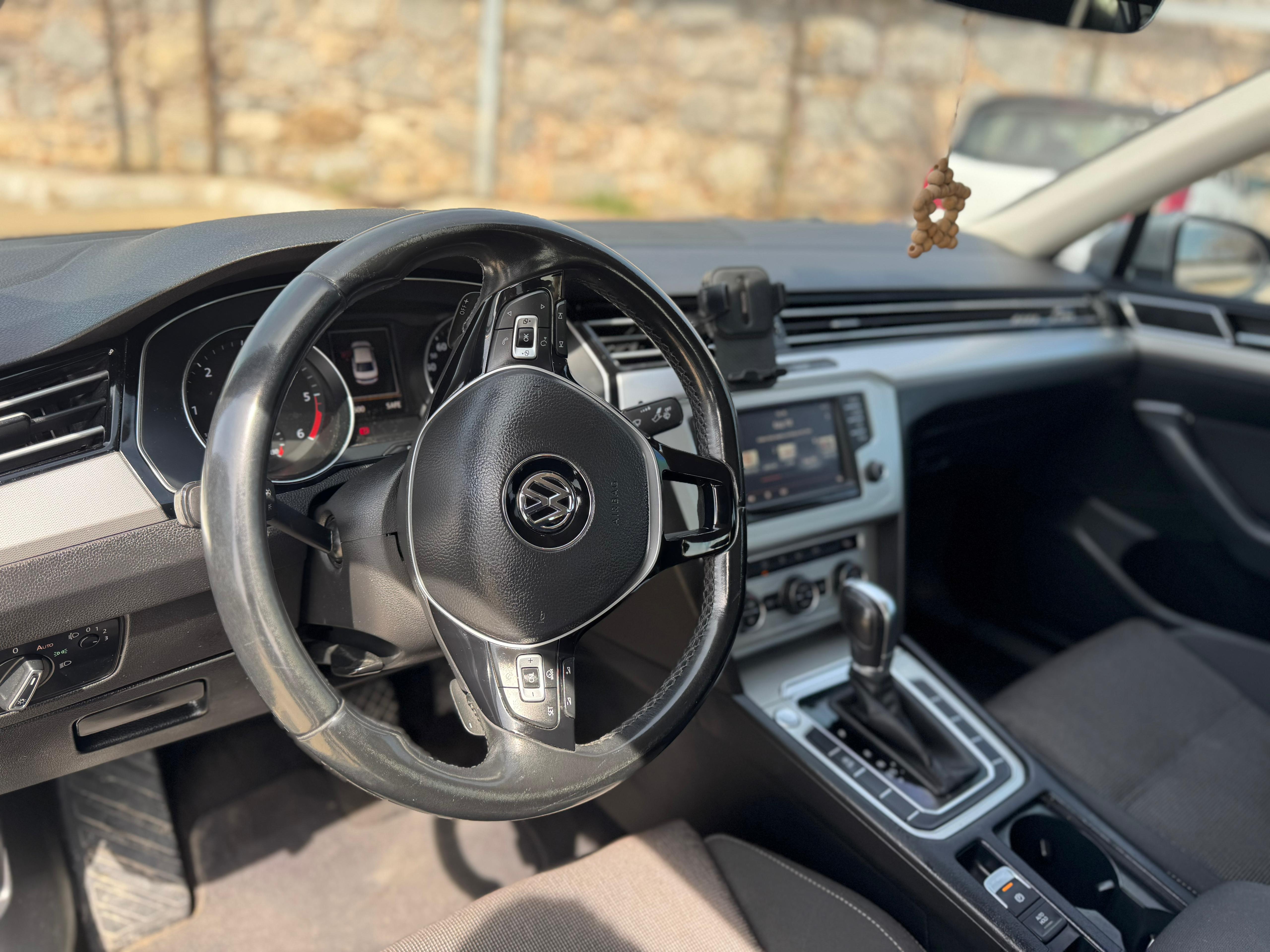 VOLKSWAGEN PASSAT 4